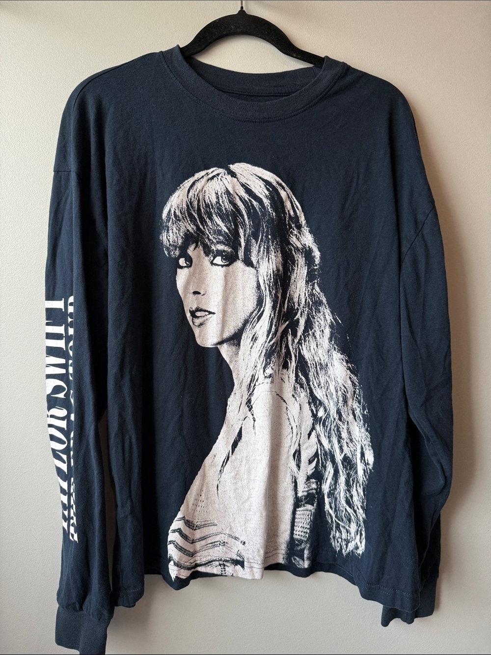 Taylor Swift Eras Tour Long-Sleeve Graphic Tee size large all cotton